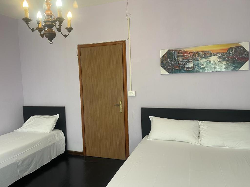 Venice Night 13 Family Room Mestre Exterior foto